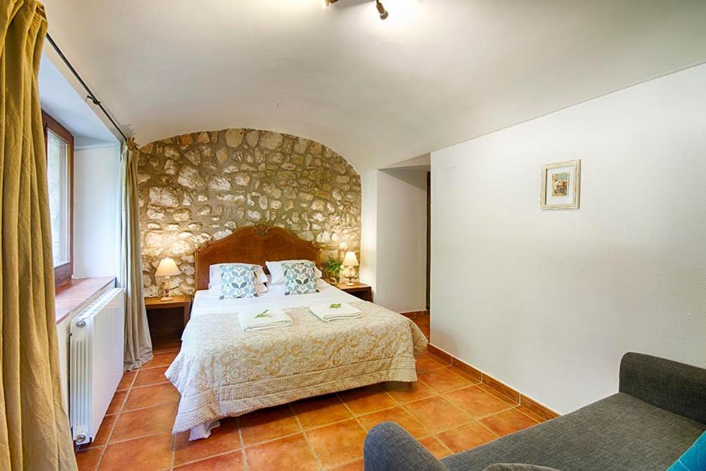 Can Cruanyes Sales de Llierca Exterior photo